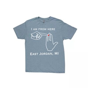 Camiseta con mapa de mano: soy de East Jordan, MI