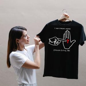 Camiseta con mapa de mano - Soy de [Tu ciudad], MI