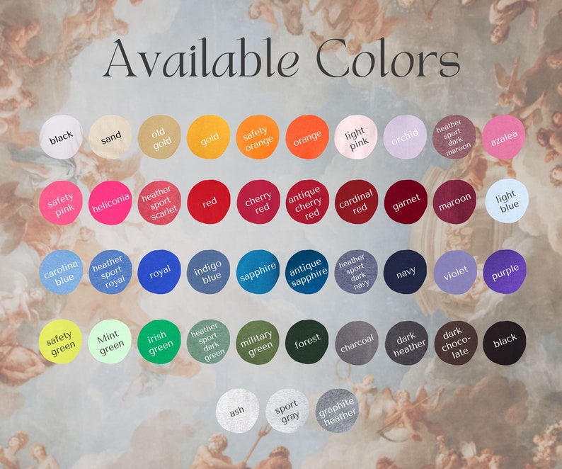 Op de afbeelding: Een kleurenkaart met een verscheidenheid aan stoffen kleuren. De tekst "Available Colors" staat bovenaan. Kleuren zijn onder meer zwart, zand, goud, oranje, roze, rood, blauw, groen en paars. De achtergrond heeft een vintage, artistieke stijl.
