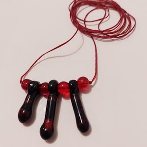 Glazen bloeddruppel ketting