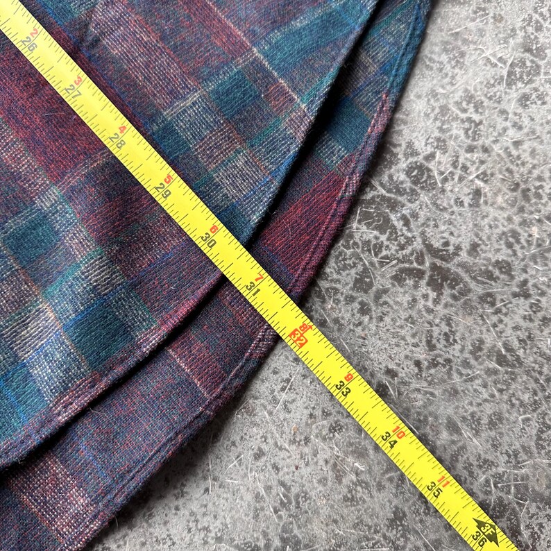 Vintage 90s Pendleton Cozy Red & Green Tones Rustic Western Wool Flannel Button Up Shirt Large image 9