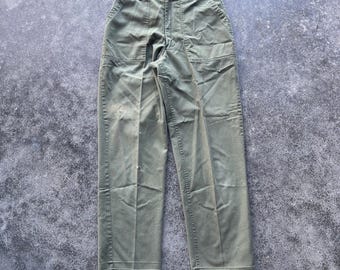 True Vintage 70s Green U.S. Military USMC OG507 OG107 Distressed Vietnam War Fatigue Field Pants 28x29.5