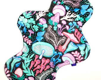 Compresa menstrual reutilizable personalizada/compresa de tela ecológica/bambú y elastano/compresa posparto/bosque de setas pastel con diseño cottagecore mágico