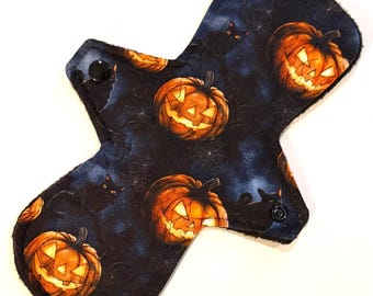 Assorbente mestruale in tessuto riutilizzabile, assorbente per il ciclo, assorbente ecologico, assorbente post-parto, assorbente per incontinenza, assorbente in tessuto, zucche di Halloween e gatti neri