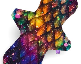 Compresa menstrual reutilizable personalizada / Compresa menstrual de tela ecológica / Tejido extra suave / Compresa posparto / Escamas de dragón arcoíris