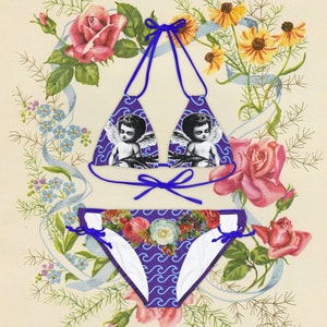 Puede incluir: Bikini morado y azul con estampado floral y un gráfico de querubines en la parte superior. La parte superior del bikini tiene tirantes ajustables y forma triangular. La parte inferior del bikini tiene una pierna de corte alto.