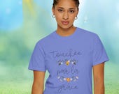 Unisex Garment-Dyed T-shirt with message in French "Touchée par la grâce" for women t-shirts 100% coton imprimé nature