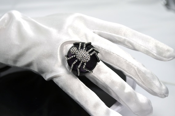 Spunky Sparkly Spider Ring - image 3