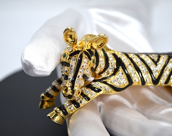VINTAGE**Beautifully Encrusted Dazzling Zebra Shoulder Brooch/Pin by Joanna Buchanan!