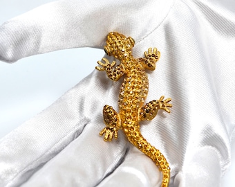 GORGEOUS**VINTAGE**Rhinestone Encrusted Golden Green Eyed Gecko Brooch/Pin.