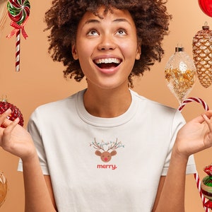 CHRISTMAS REINDEER Unisex T-shit, Merry Christmas reindeer graphic t-shirt, gift for Christmas, Christmas shirt