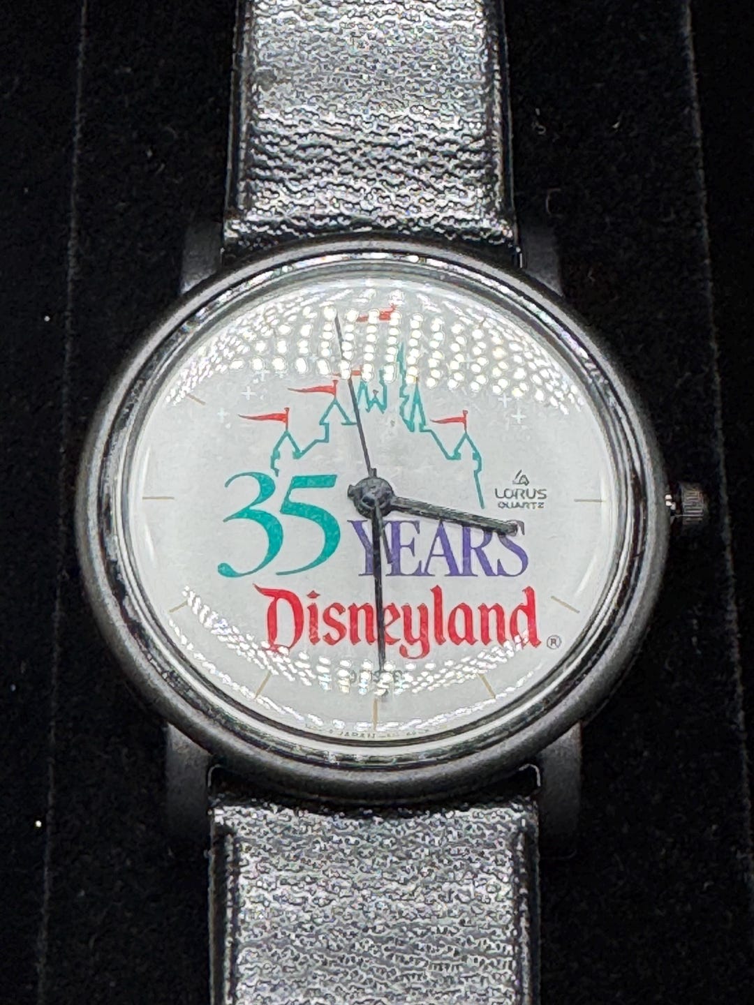 Vintage 1990 Disney 35 Years Disneyland Watch White Dial Black