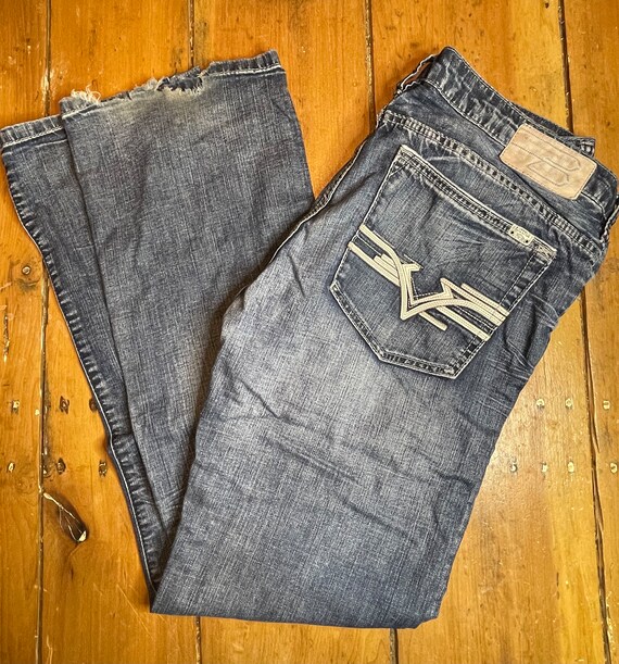 Buckle hotsell jean store