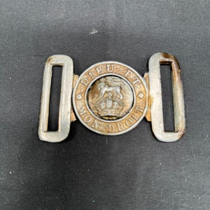 Antique British Army Cast Belt Buckle, Dieu Et Mon Droit 1902 image 1