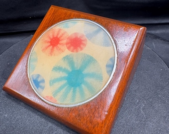 Vintage PSYCHEDELIC Starburst VARI-VUE Lenticular Flicker Wooden Paper weight