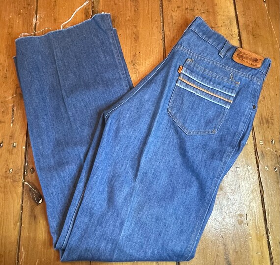 Levis movin sale on jeans
