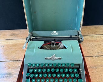 Máquina de escribir portátil Underwood Jewell bicolor azul, estilo vintage de 1954, con estuche. ¡FUNCIONA!