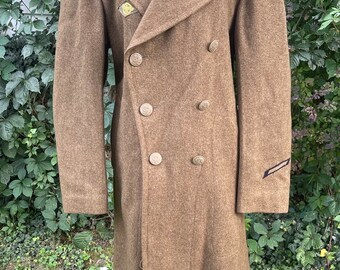 WWII U.S. Army Trench Coat/Overcoat Heavy Wool Olive Green Size 38R Green Button