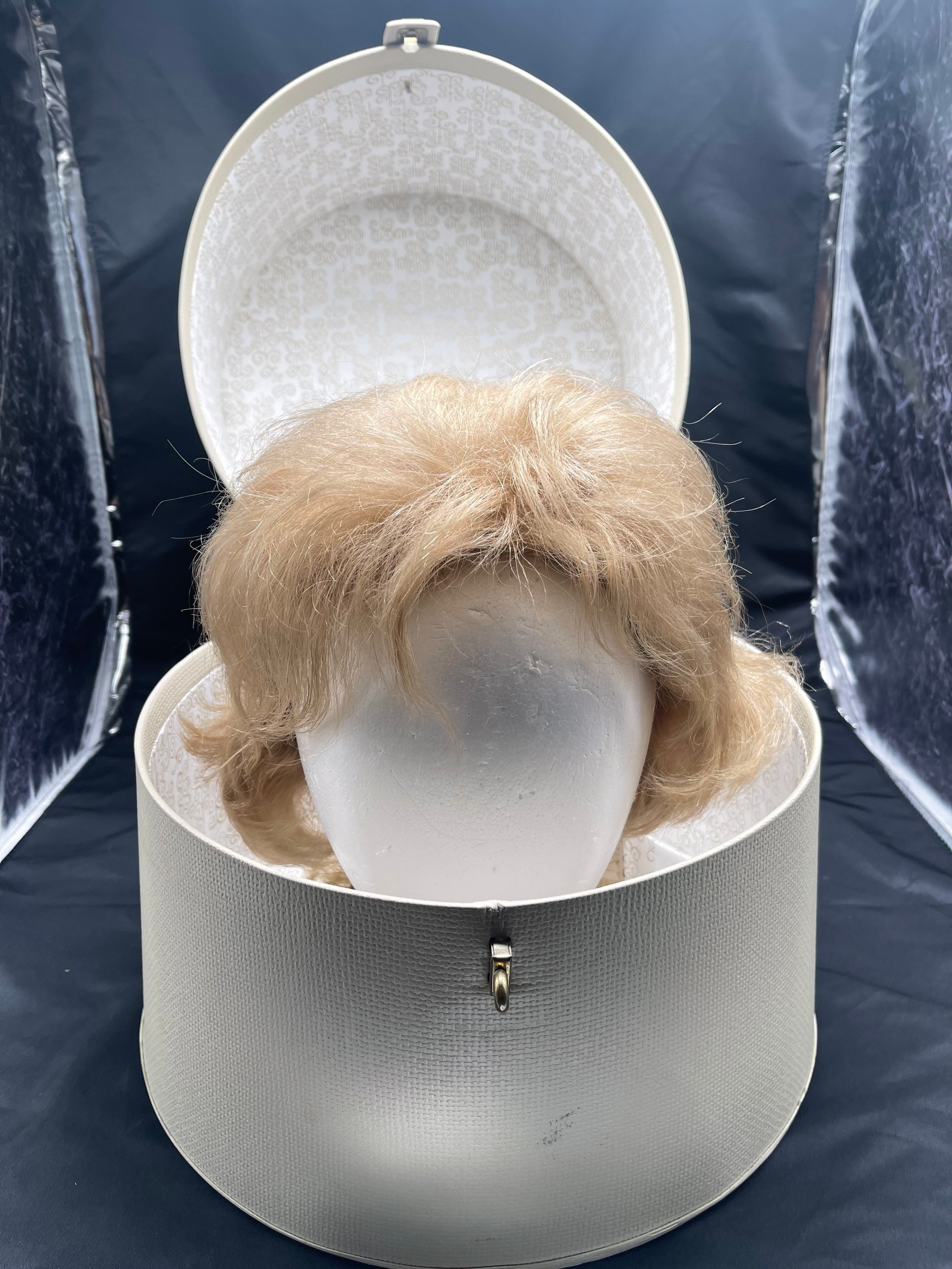 Vintage Everbest of Hollywood Florida Hat Wig Box Travel 
