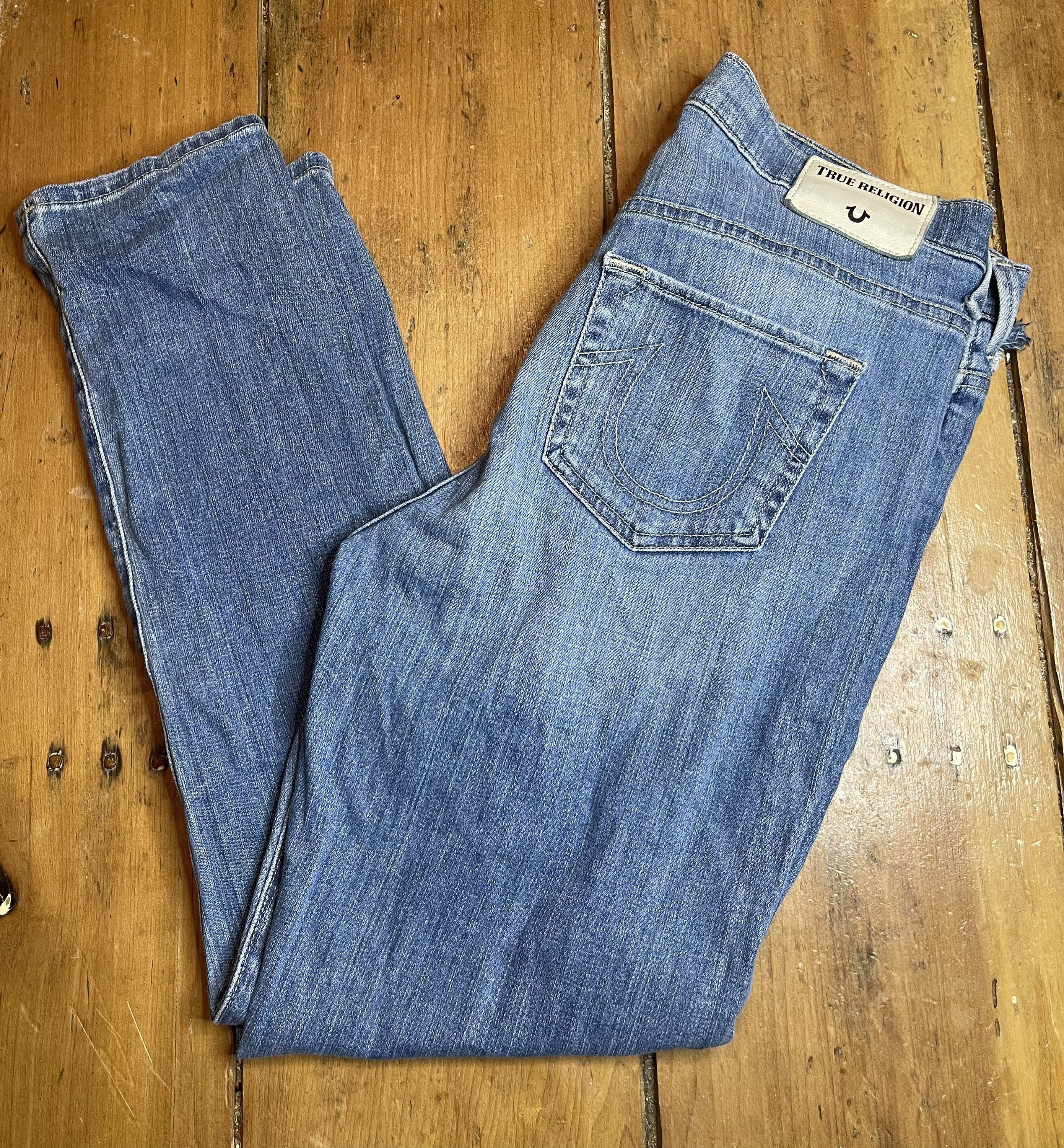 女性用 True Religion ハイライズ テーパード スキニー ディストレスト 