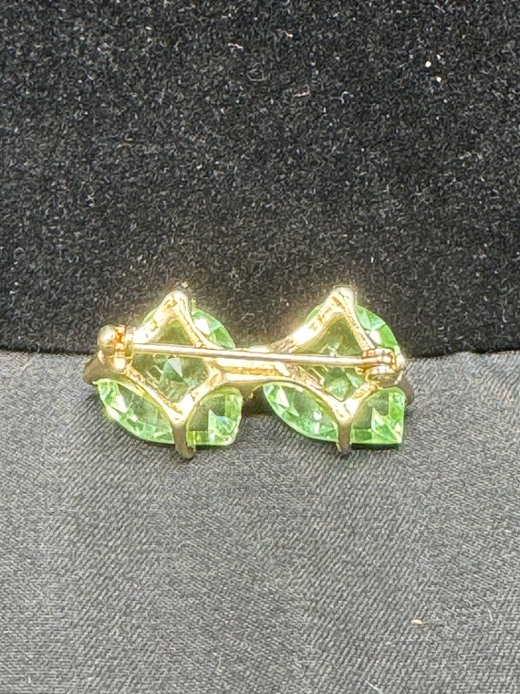 Vintage Green Uranium Glass Double Heart Brooch - image 6