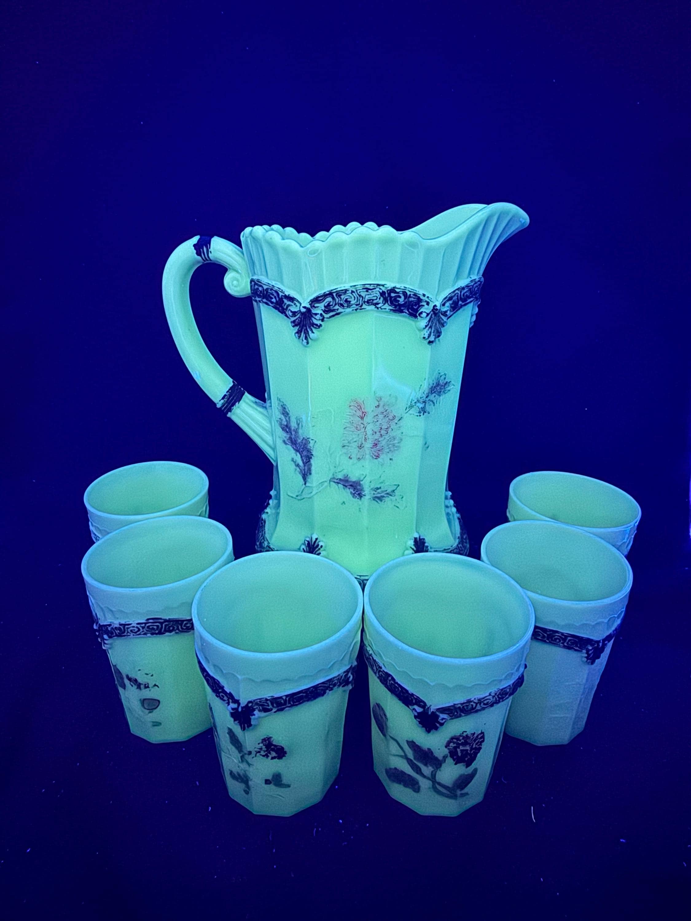 Vintage 1890's Northwood Chrysanthemum Sprig Custard Uranium