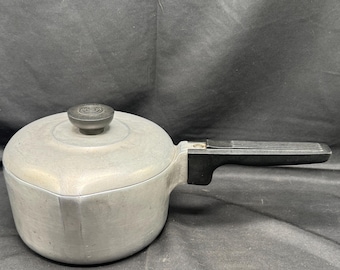 Vintage Wagner Ware Sidney -O- Magnalite 2-Quarter Saucentopf 4682-M mit Deckel