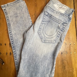 Vintage True Religion Relaxed Skinny Distressed jeans size 30.
