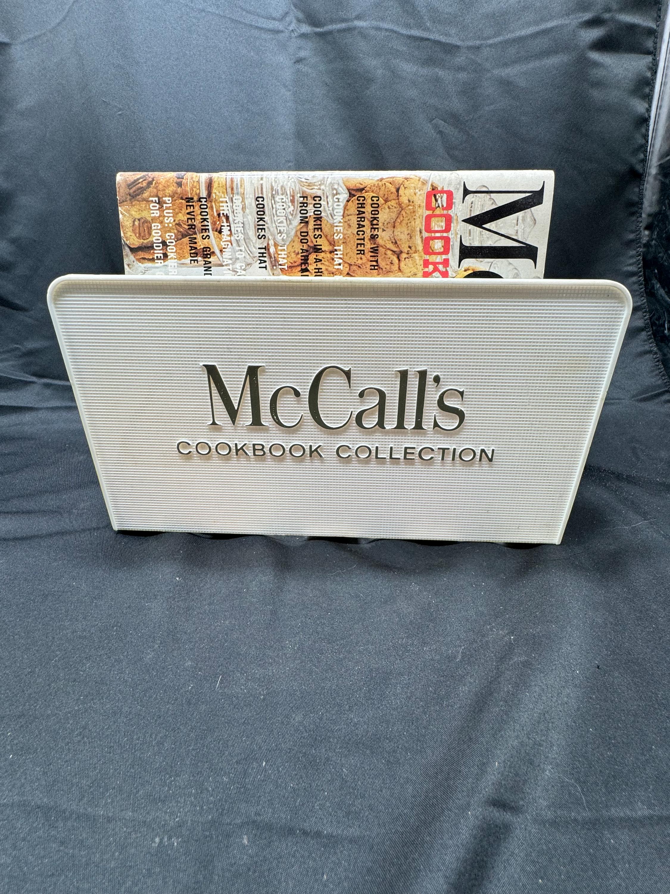 Vintage McCalls Recipe Booklets, 1979 McCalls Cookbook Collection, 18 Volumes, Plastic Holder, Vintage Cookbooks, 1970's Recipes