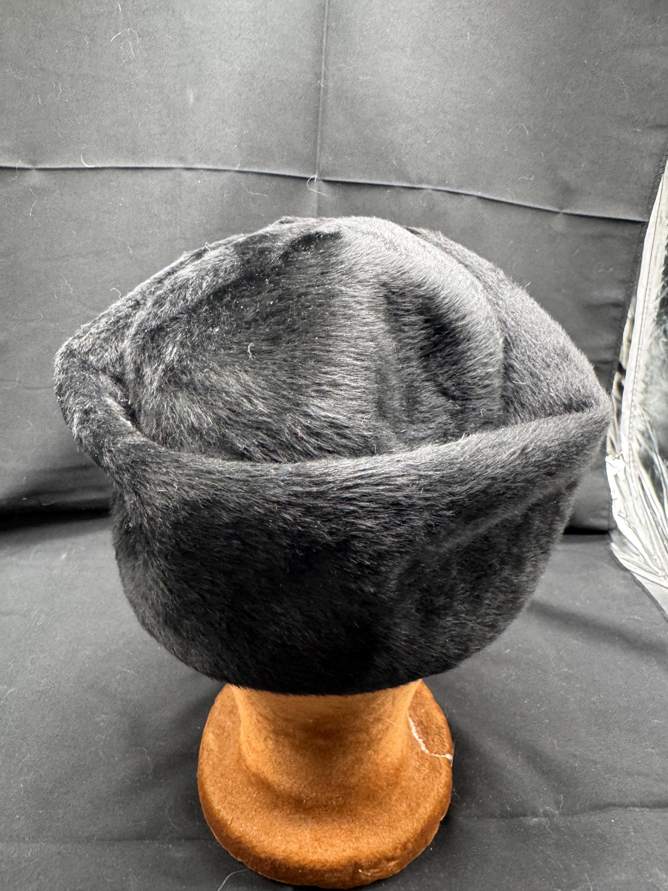 Stunning ? Vintage Christian Dior Miss Dior Hat ? Black Fur Bow w/ Original Box Christian Dior Vintage 1960s Black Fur Hat Beaded Feather  main image 3