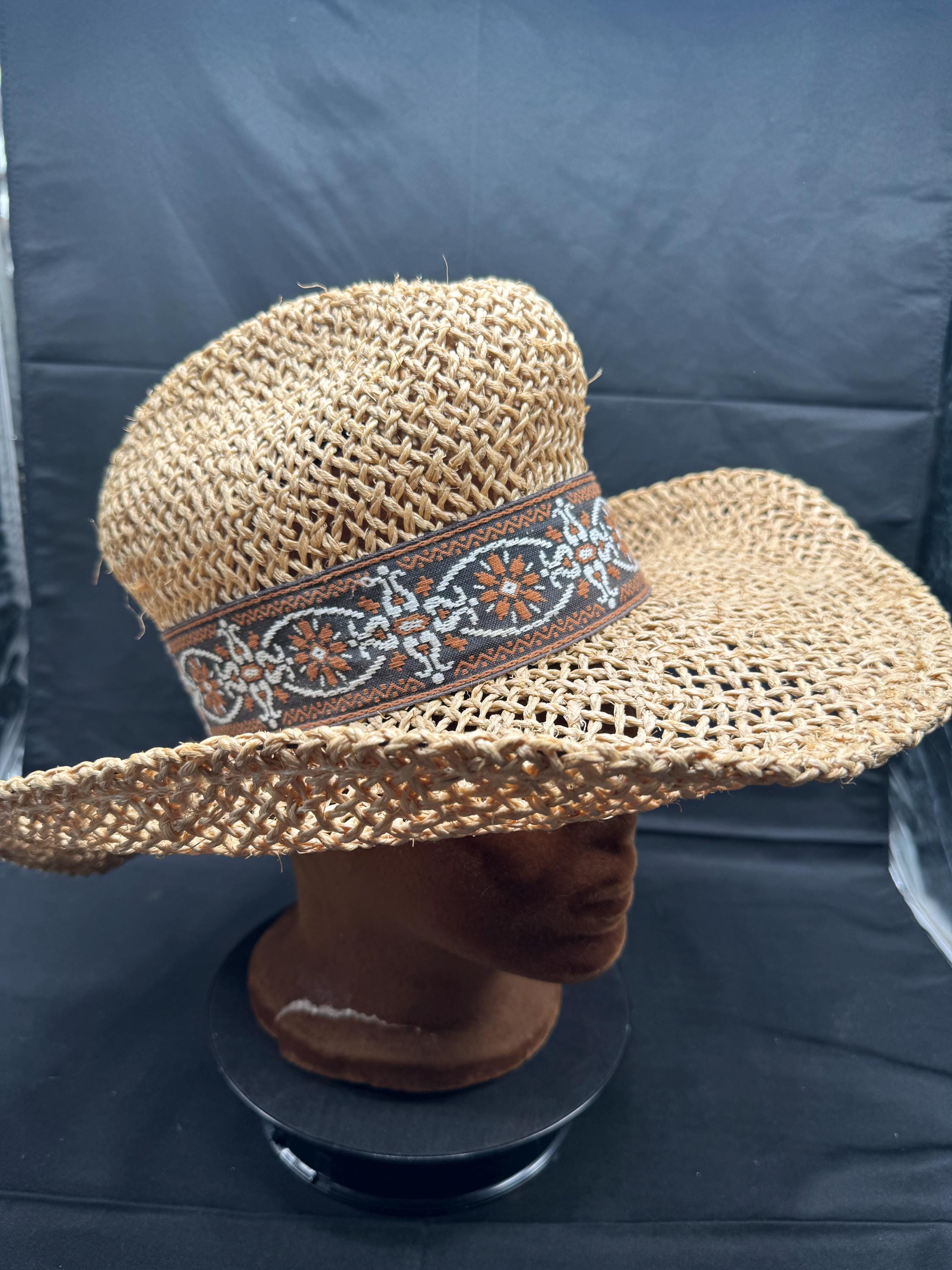 Vintage Stetson Roadrunner Straw Cowboy Hat Woven Design Feather Accent Sz.7 1/4 Vintage STETSON Roadrunner Hat Western Cowboy Straw 7 1/4  main image 4