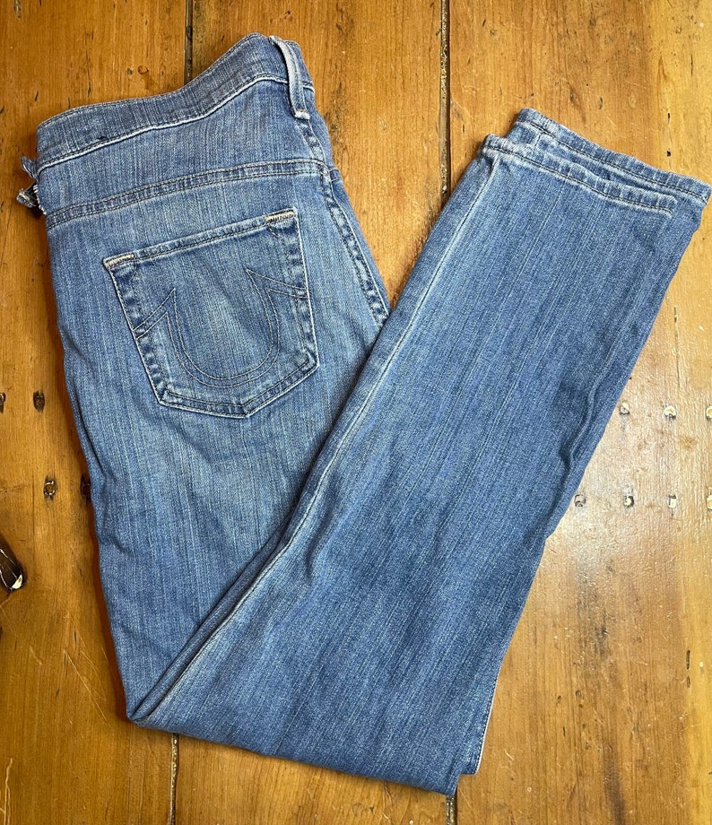Woman’s True Religion High Rise Tapered Skinny distressed jeans size 29. image 2