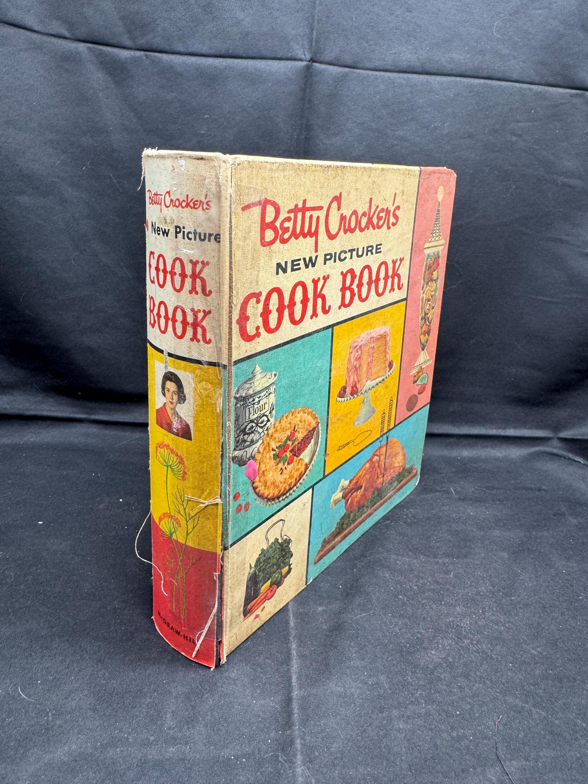 Betty Crocker's New Picture Cook Book Vintage 1961 Acceptable