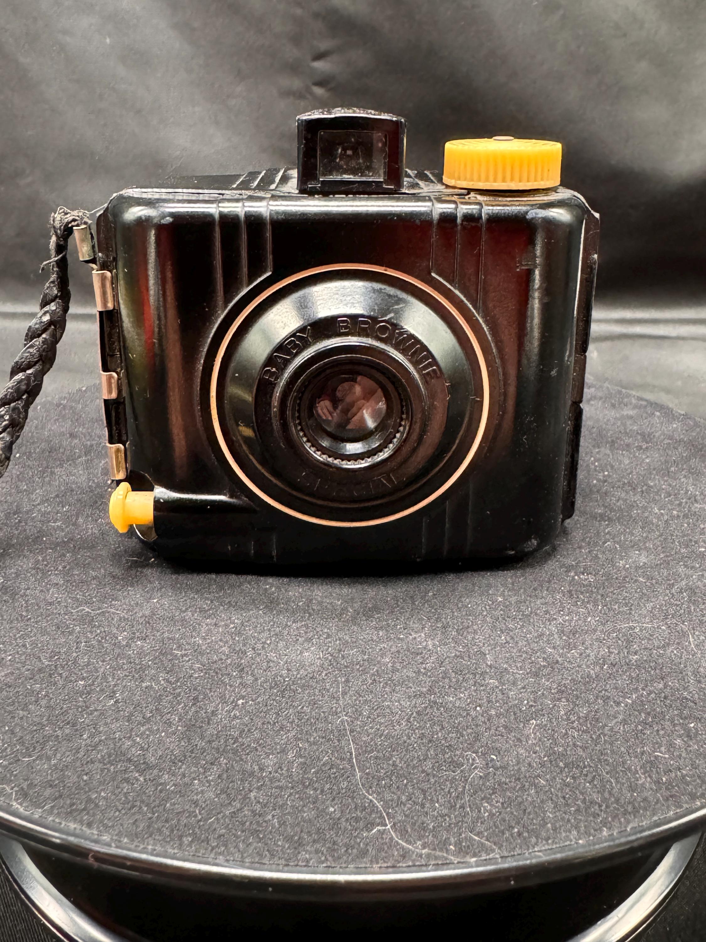 Vintage Eastman Kodak Baby Brownie Special Camera Bakelite Untested w/ Strap