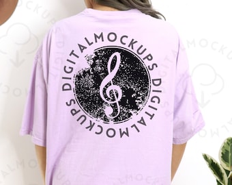 Comfort kleuren C1717 orchidee mockup Oversized orchidee model mockup Trendy mockup orchidee mockup paars gekleurd shirt Boho mockup orchidee shirt
