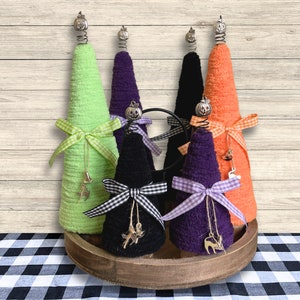 Halloween Yarn Tree Decor, Cute Orange and Black Holiday Decorations, Classic Fall Decor, Farmhouse Style Holiday Accents