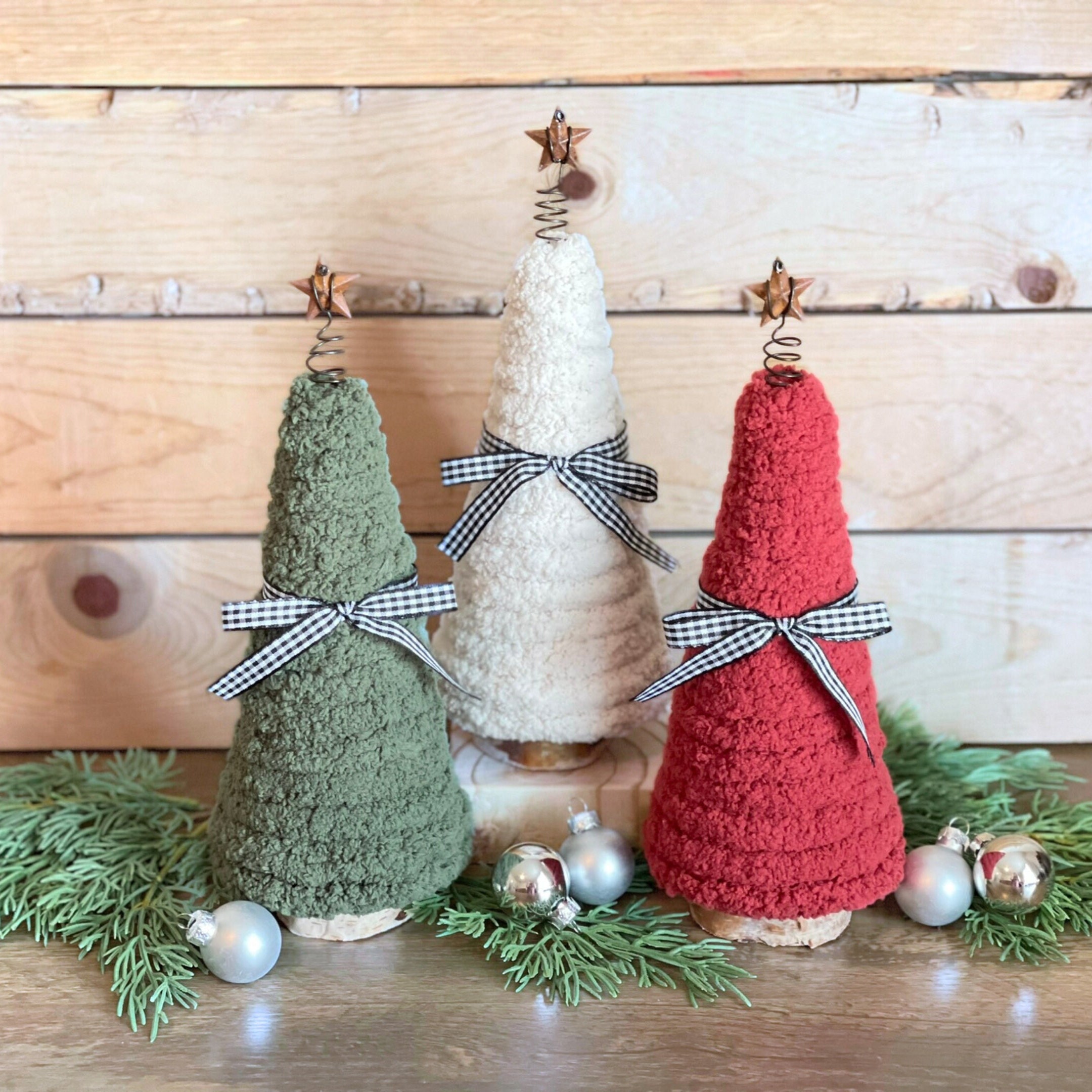 Yarn Christmas Trees With Black and White Bow and Rusty Star
