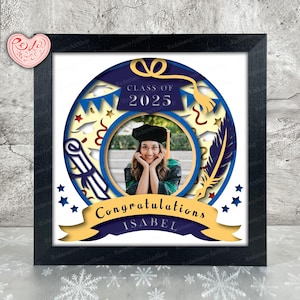 L'obtention du diplôme Shadow Box SVG, Svg pour projets Cricut, SVG en couches 3D, cadeaux de remise des diplômes 3D Shadow Box Svg, caisson lumineux en papier découpé 1