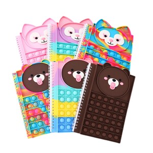 Juguetes antiestrés Juguetes para niños Juguetes para niños pequeños Cuaderno Juguetes antiestrés Funko Pop Pop It Fidget Pop It Svg Juguetes de aprendizaje Juguetes para niños Libro en espiral Pop It