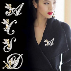 Broche con letras y palabras en inglés de cristal y metal con alfabetos, broches para solapa con forma de ángel elfo, alfileres para camisas y trajes, accesorios para mujer