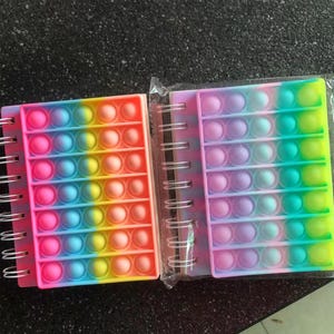 Cuadernos de notas con tapa de silicona Pop It Fidget, juguetes sensoriales, diarios, útiles escolares, regalo, lindo libro de escritura de 50 páginas