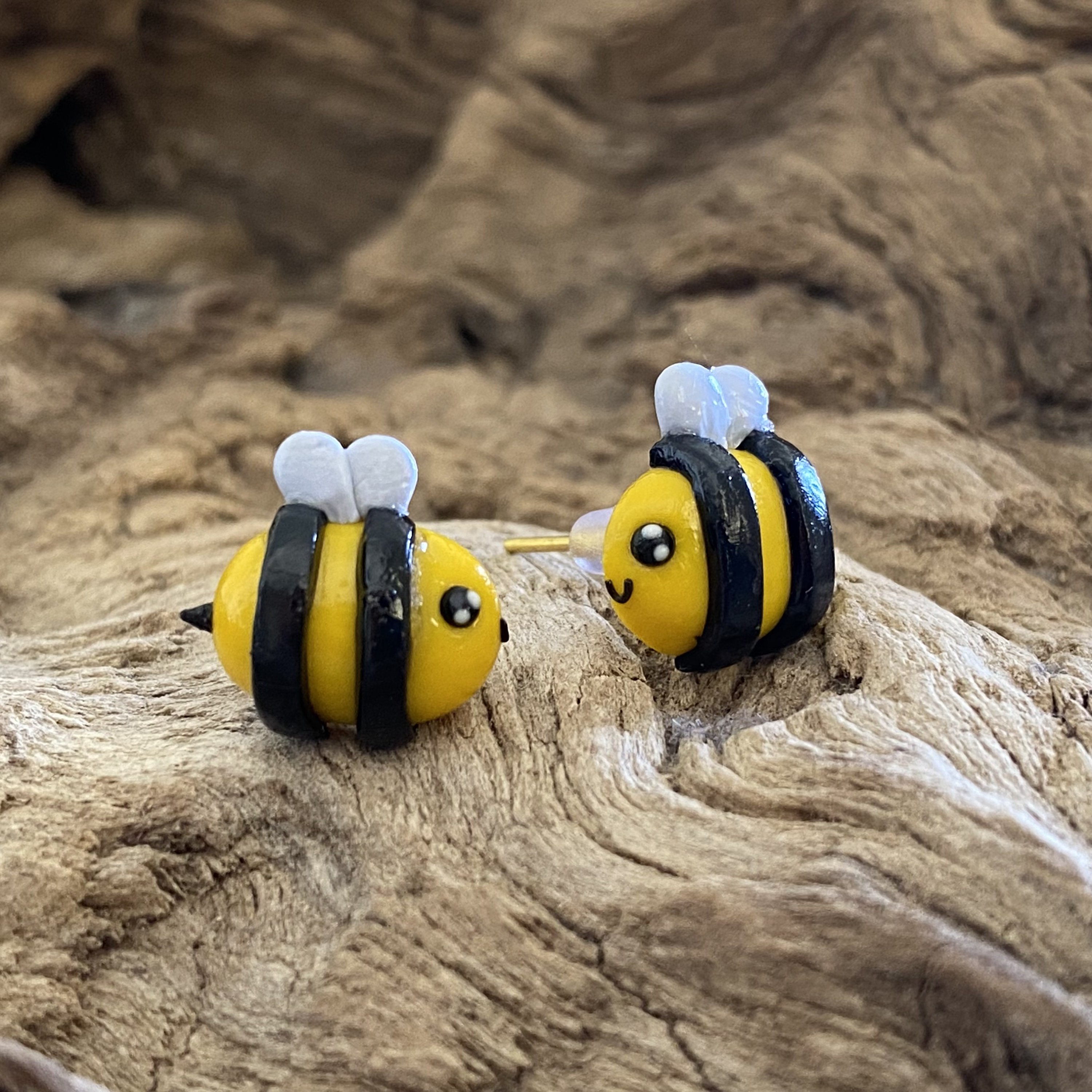 Etsy bee earrings deals