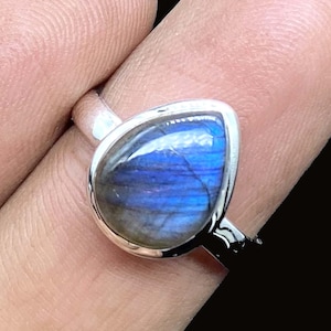 Handgemaakte ring labradoriet peer: 925 sterlingzilver verlovingssieraden