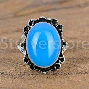 Anel de Prata Esterlina com Calcedônia Azul: Solitário Cabochão Oval