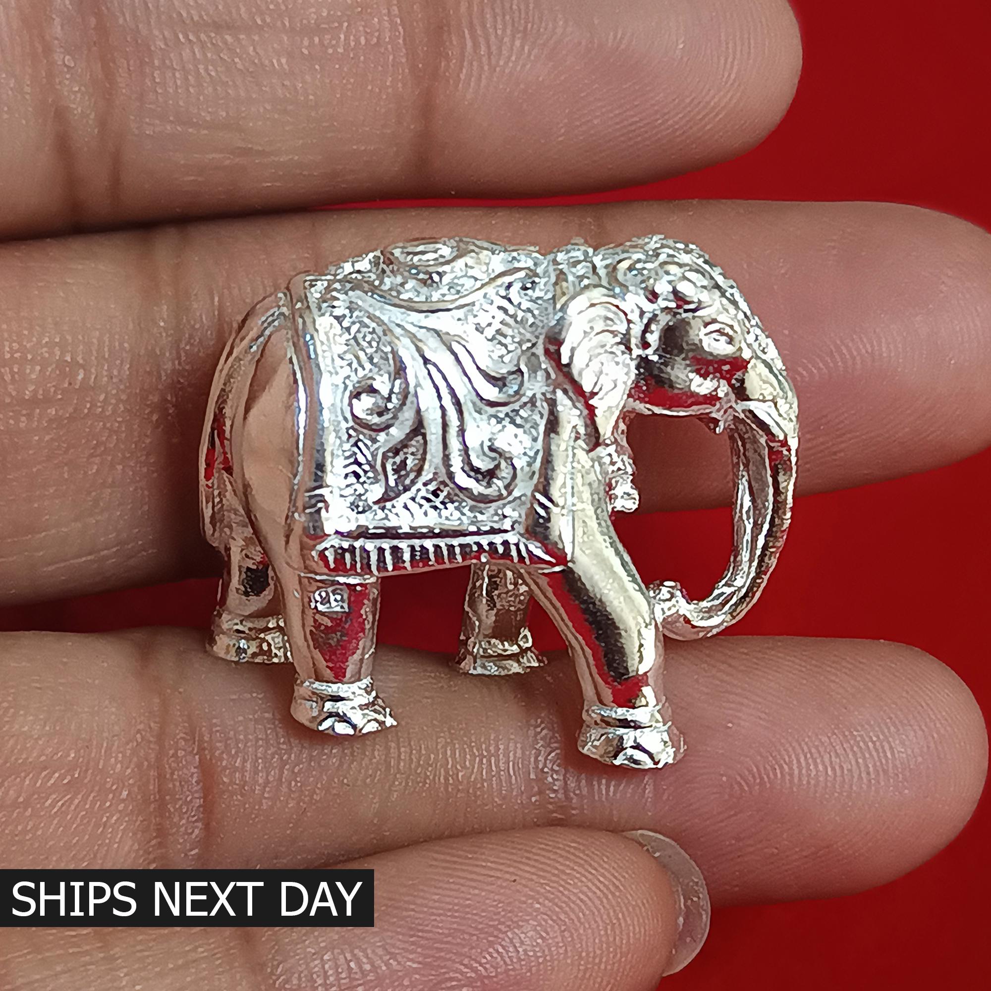 925シルバーの象の置物、鼻を下げた象の像、幸運の贈り物、象のアート