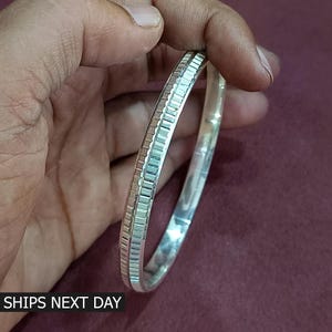 999 Pure Solid Silver Handmade Vintage Style Bangle Bracelet 999 Pure Solid Silver Handmade Vintage Style Bangle Bracelet