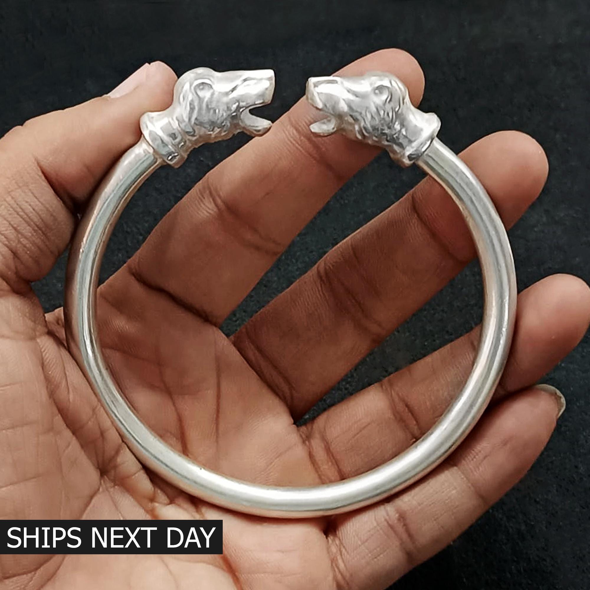 silver bracelet lion head staring 刻印 | ヤマダウェブコム