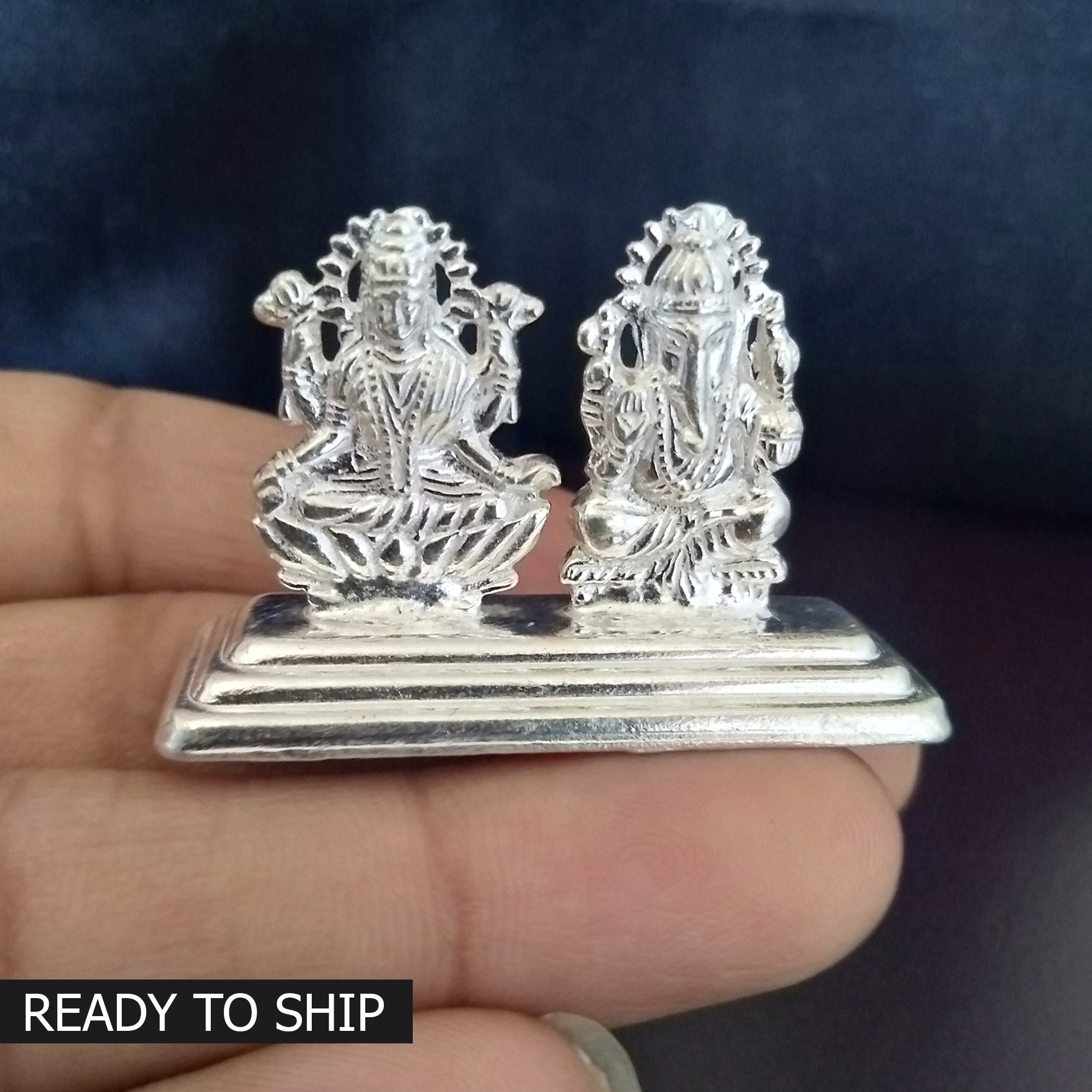 ガネーシャ　ラクシュミ⑤ インド　オールドシルバー　チャーム　神様 ガネーシャ＆ラクシュミー＆サラスワティー・シルバー・コイン（20