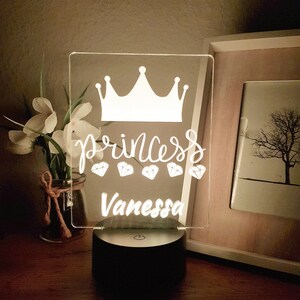 LED Acryllicht "Princess" mit Gravur- personalisieres Geschenk zur Geburt, Taufe, Geburtstag, Einschulung, Weihnachten, Prinzessin Elsa Anna