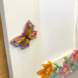 Cadre photo fleurs sauvages. Papillons suspendus. Cadre en bois fabriqué à la main. image 8